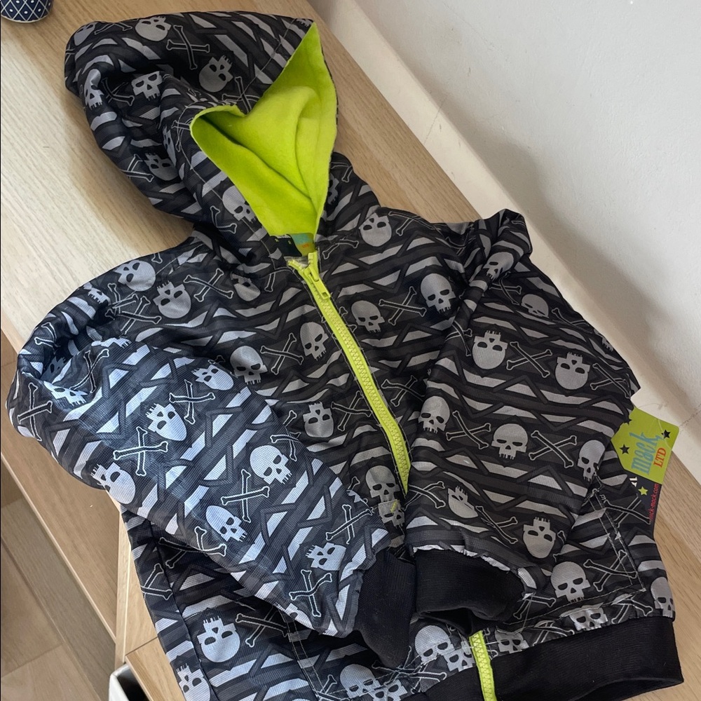 Kids Skull Graphic Hoodie - Gray and Neon Green - brand new never worn size 6